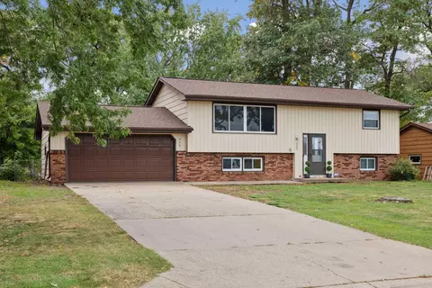 350 Sanburnol Dr NE, Spring Lake Park, MN 55432