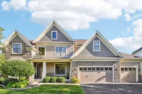 10009 Frederick Pl, Eden Prairie, MN 55347