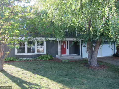 633 18th Ave SW, Rochester, MN 55902