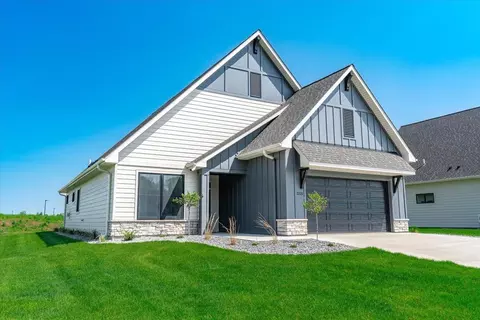2233 Sharon Ln, Hudson, WI 54016