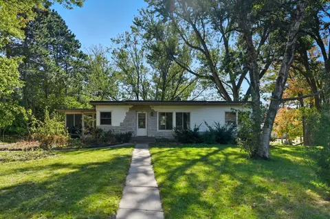 630 Kinnickinnic St, Hudson, WI 54016