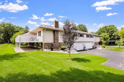 1023 E 145th St, Burnsville, MN 55337