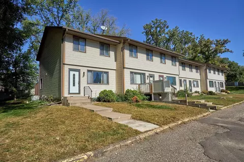 1477 Arkwright St #A, Saint Paul, MN 55130
