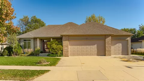 3752 Stone Point Dr NE, Rochester, MN 55906