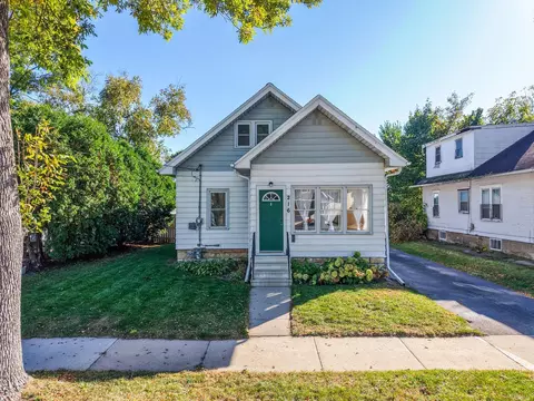 216 10th Ave NE, Rochester, MN 55906