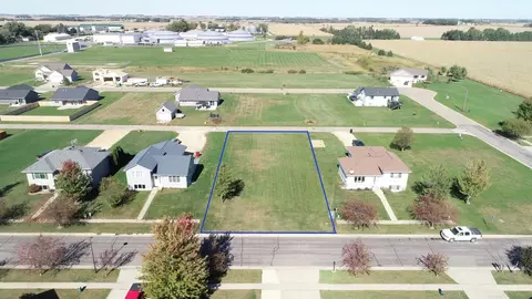 527 Elliot Dr SE, Grand Meadow, MN 55936