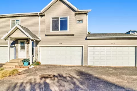 2823 32nd St S, Moorhead, MN 56560