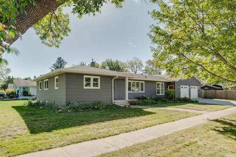 1415 16th Ave S, Moorhead, MN 56560