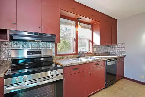 Kitchen - 644 5th Ave SE, Saint Cloud, MN 56304 photo 2 of 3