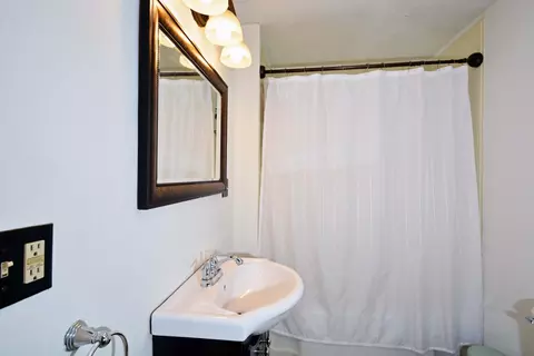 Bath - 644 5th Ave SE, Saint Cloud, MN 56304 photo 1 of 2