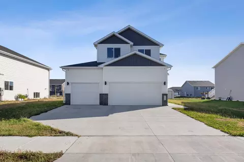 3732 18th St S, Moorhead, MN 56560