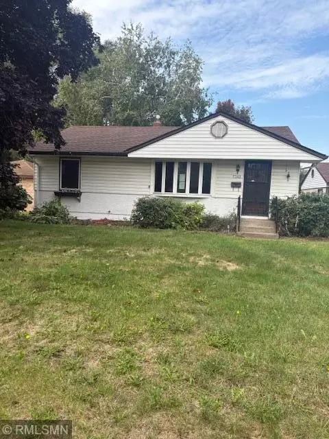 7393 Clayton Ave, Inver Grove Heights, MN 55076