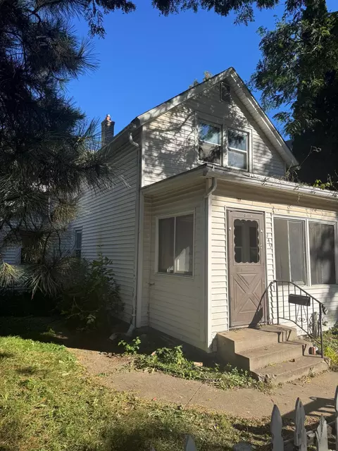 949 Conway St, Saint Paul, MN 55106
