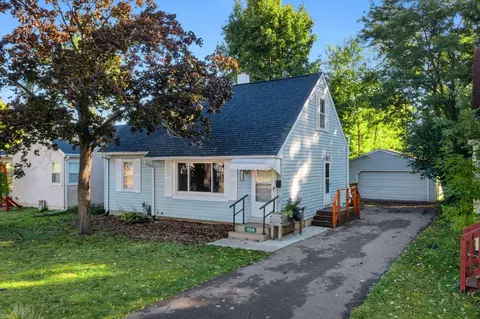 1556 Western Ave N, Saint Paul, MN 55117