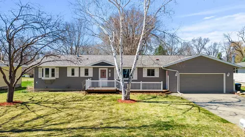 326 Larson St SW, Hutchinson, MN 55350
