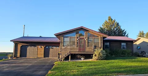 258 Goodview Dr, Spring Grove, MN 55974