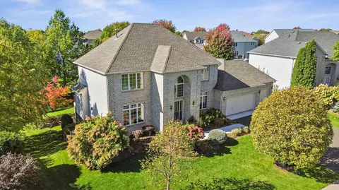 9624 Jonathan Ln, Eden Prairie, MN 55347