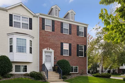 1551 Coneflower Ln, Shakopee, MN 55379