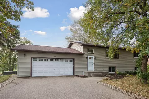 1164 Merrifield Ct, Shakopee, MN 55379