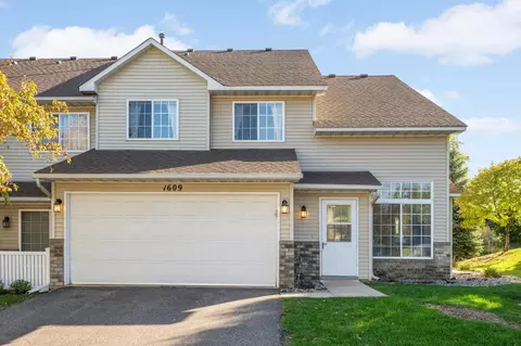 1609 Riverwood Dr, Burnsville, MN 55337