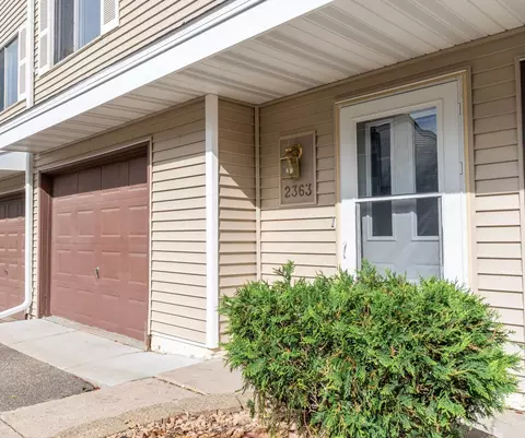 2363 Dorland Ln E, Maplewood, MN 55119