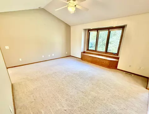 2104 6th Ave SE, Willmar, MN 56201 photo 4