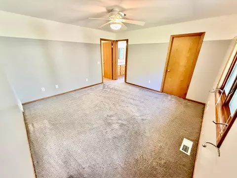 2104 6th Ave SE, Willmar, MN 56201 photo 8