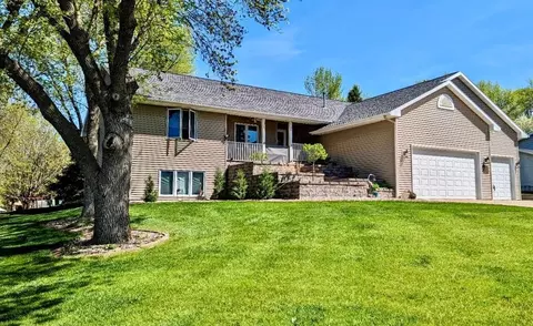 2104 6th Ave SE, Willmar, MN 56201