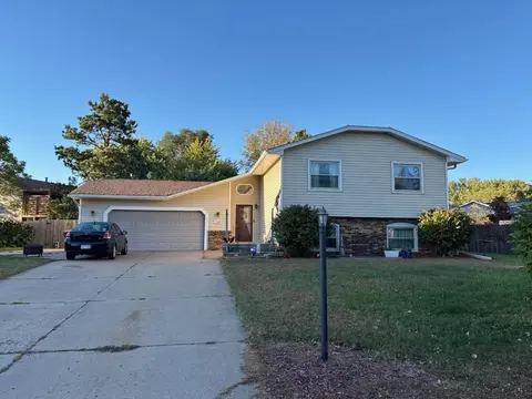 1285 105th Ave NW, Coon Rapids, MN 55433