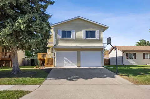 3029 20th St S, Fargo, ND 58103