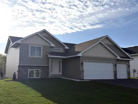 17703 Empire Trl, Lakeville, MN 55044