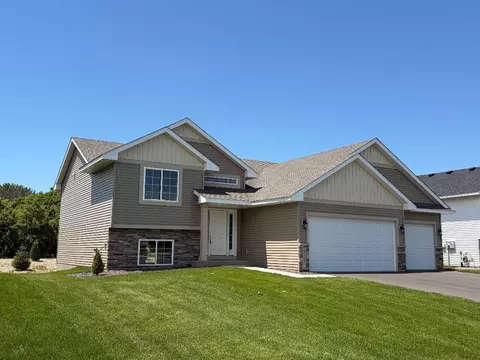 17703 Empire Trl, Lakeville, MN 55044