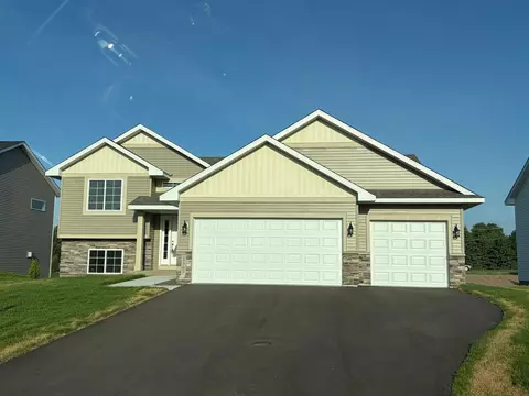 17703 Empire Trl, Lakeville, MN 55044