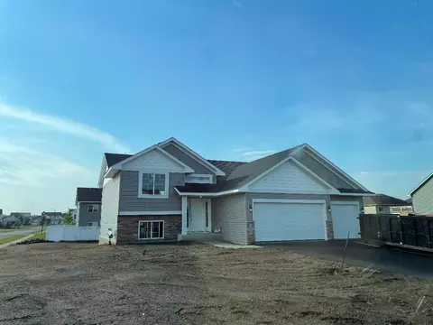 17703 Empire Trl, Lakeville, MN 55044