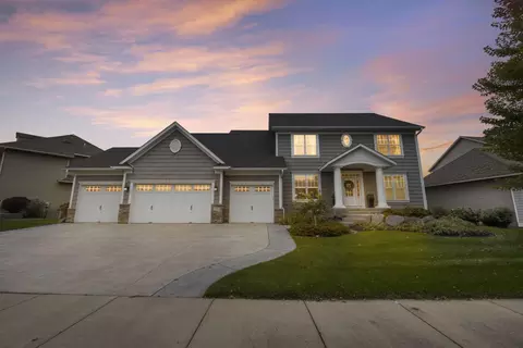 2915 Aspen Lake Dr NE, Blaine, MN 55449