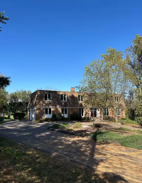 21 Lacosta Dr, Dellwood, MN 55110