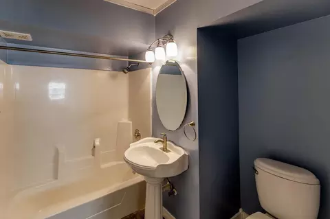 Bath - 111 Kingwood St, Brainerd, MN 56401 photo 1 of 1