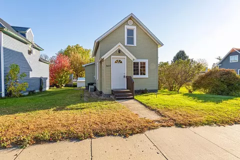 Exterior - 307 W 4th St, Winthrop, MN 55396 photo 2 of 6