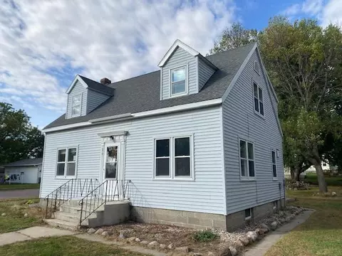 208 W 3rd St, Winthrop, MN 55396