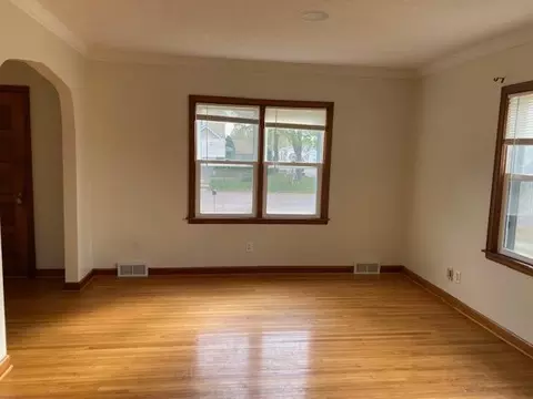 208 W 3rd St, Winthrop, MN 55396 photo 9