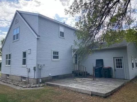 208 W 3rd St, Winthrop, MN 55396 photo 4