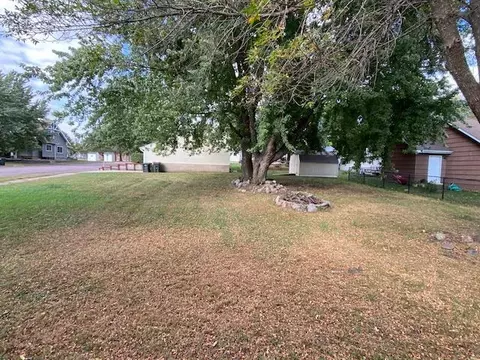 208 W 3rd St, Winthrop, MN 55396 photo 6