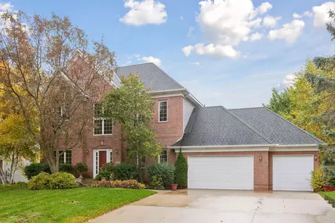 2263 Stone Creek Ln E, Chanhassen, MN 55317