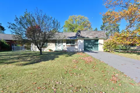 911 SW 4th Ave, Grand Rapids, MN 55744