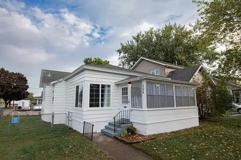 1176 W 4th St, Winona, MN 55987