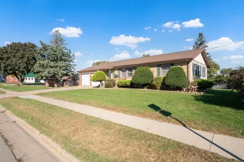19 5th St SE, Eyota, MN 55934 photo 2