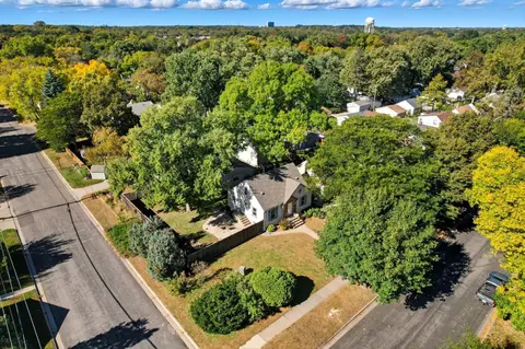 2852 Hampshire Ave S, Saint Louis Park, MN 55426