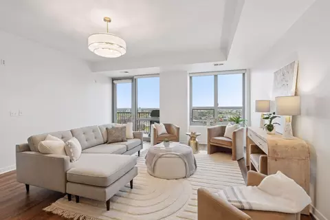 929 Portland Ave #2107, Minneapolis, MN 55404