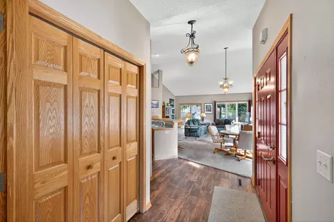 Entry Way - 13471 Pine View Ln, Lindstrom, MN 55045 photo 4 of 10