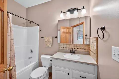 Bath - 13471 Pine View Ln, Lindstrom, MN 55045 photo 1 of 1